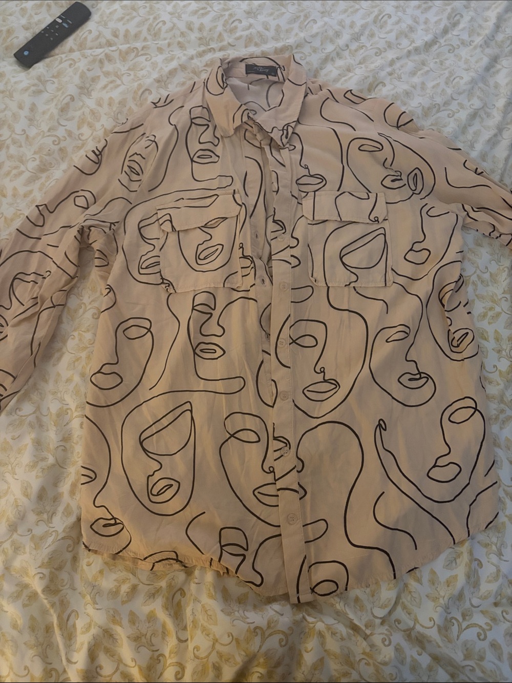 Face Line Art Button-Up Shirt in Beige and Black